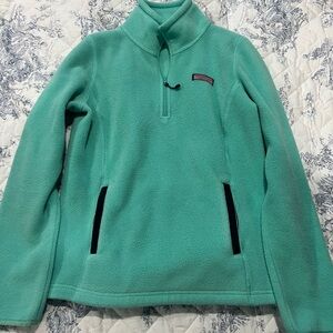 Vineyard vines fleece size medium